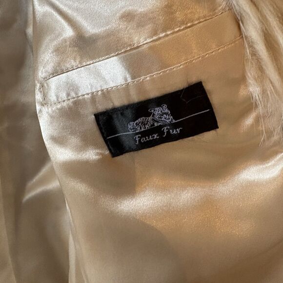 RACHEL ZOE Woman's Faux Fur Satin Lined Vest Super Soft Size Small - Picture 4 of 6